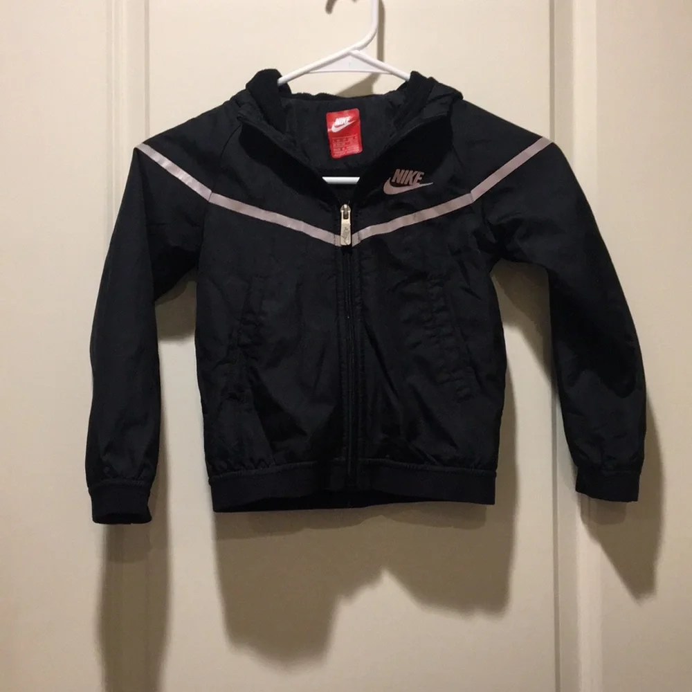 Like New! Nike boys Windbreaker ZipUP fleece lined hood jacket kids size 4 black